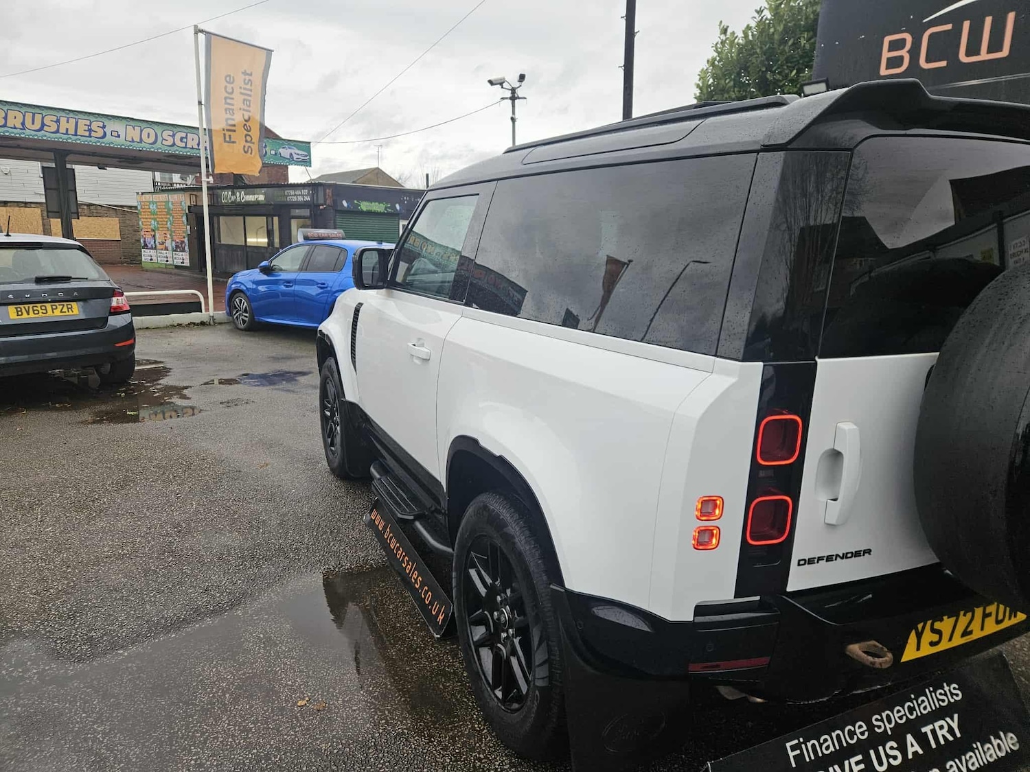 Used Land Rover Defender 2022 for sale - 76765650: Photo 2