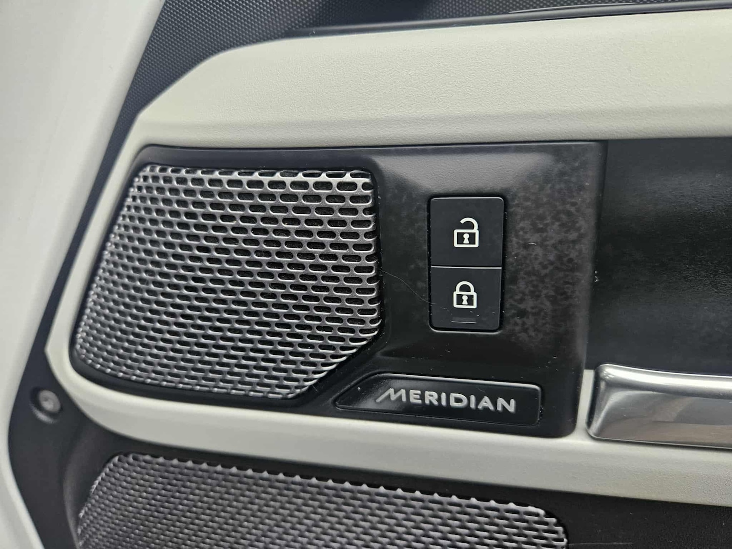 Used Land Rover Defender 2022 for sale - 76765650: Photo 23