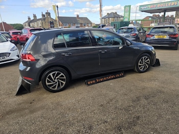 Used Volkswagen Golf 2019 for sale - 75531414: Photo