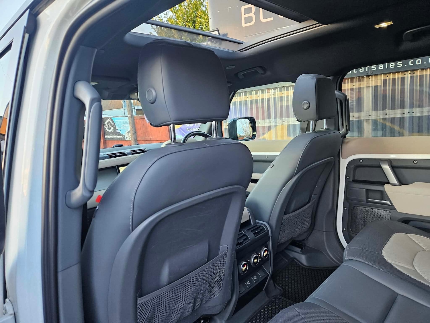 Used Land Rover Defender 2022 for sale - 77229974: Photo 30