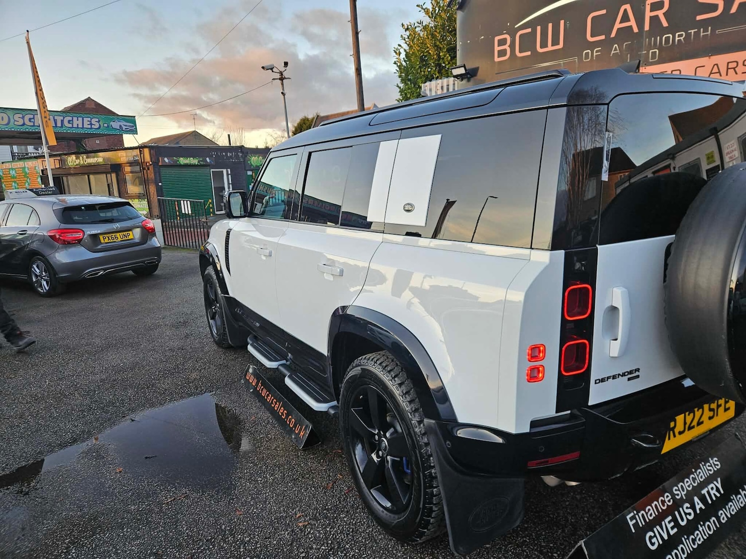 Used Land Rover Defender 2022 for sale - 77229974: Photo 4