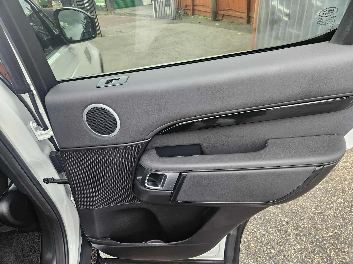 Used Land Rover Discovery 2018 for sale - 76135983: Photo 22