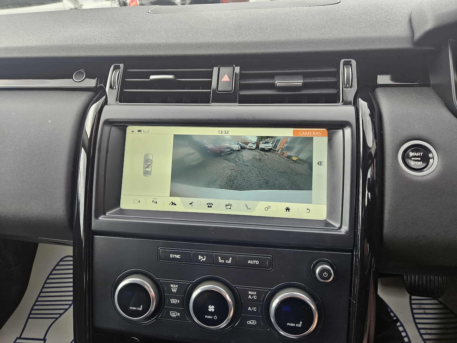Used Land Rover Discovery 2018 for sale - 76135983: Photo 33