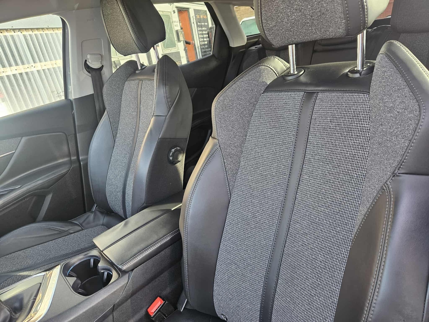 Used Peugeot 3008 2017 for sale - 76513409: Photo 17