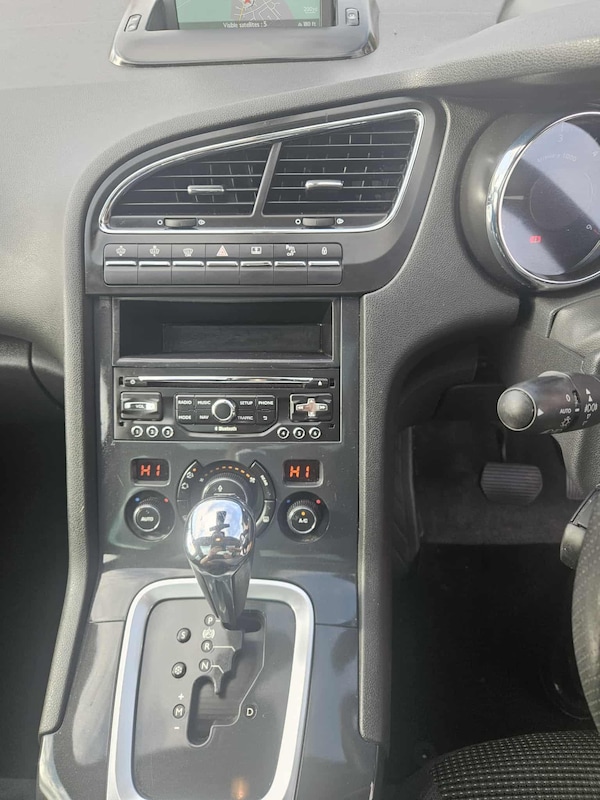 Used Peugeot 5008 2017 for sale - 76238609: Photo 28