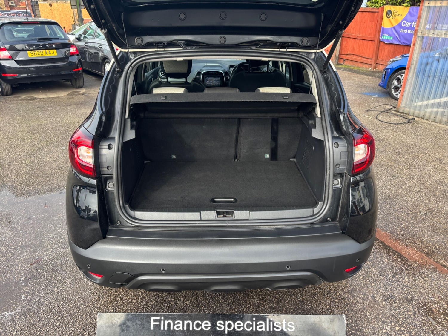 Used Renault Captur for sale - 77696119: Photo 11