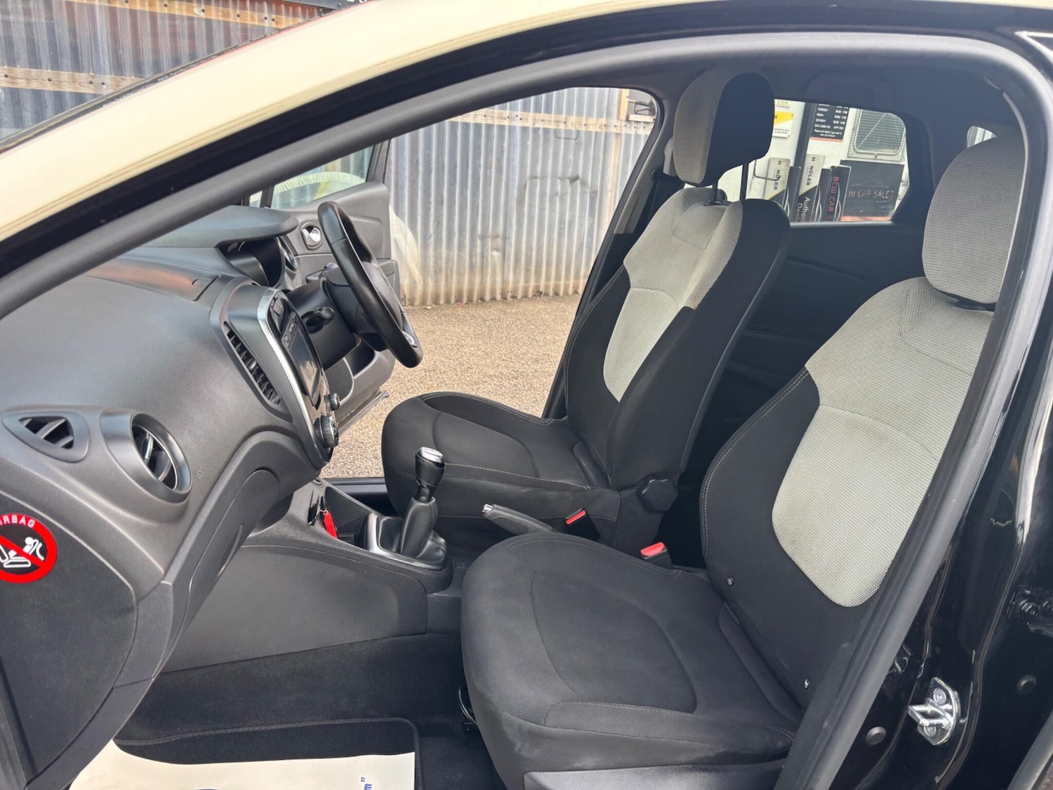 Used Renault Captur for sale - 77696119: Photo 24