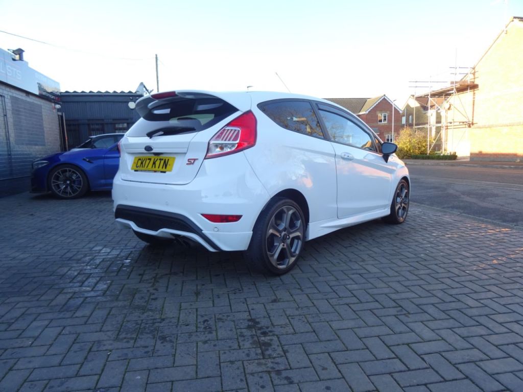 Used Ford Fiesta 2017 for sale - 76782836: Photo 3