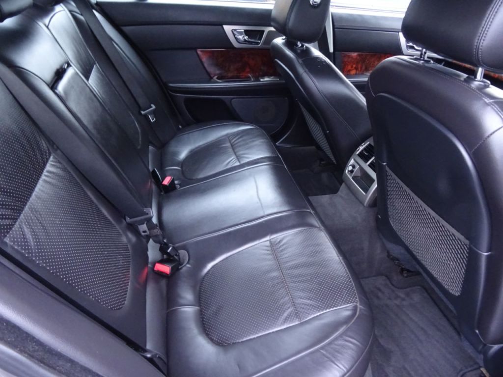 Used Jaguar XF 2011 for sale - 76949510: Photo 10