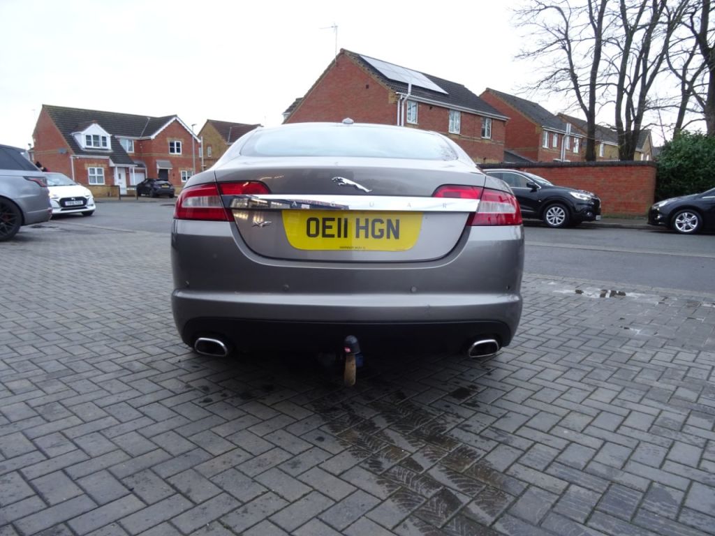 Used Jaguar XF 2011 for sale - 76949510: Photo 4
