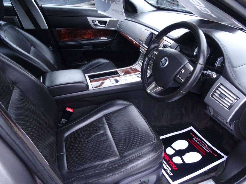 Used Jaguar XF 2011 for sale - 76949510: Photo 9