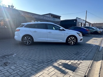 Used Renault Megane 2020 for sale - 77774924: Photo
