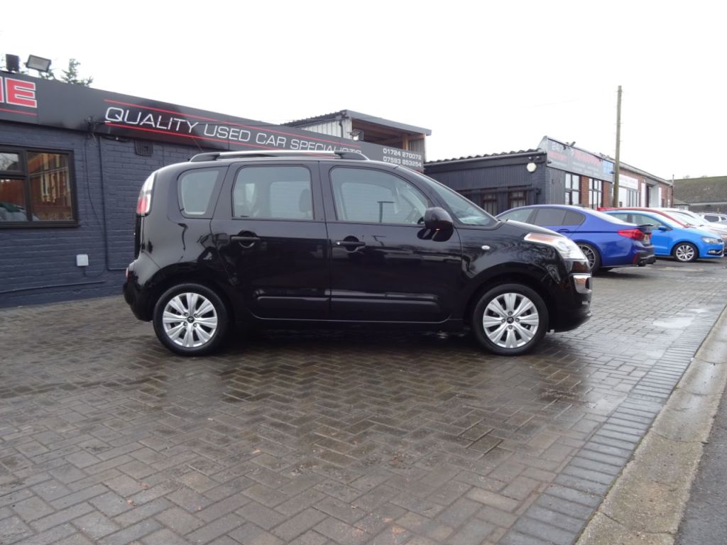 Used Citroen C3 Picasso 2016 for sale - 77138797: Photo 2