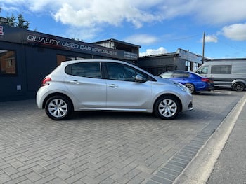 Used Peugeot 208 2015 for sale - 79812494: Photo