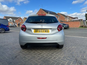 Used Peugeot 208 2015 for sale - 79812494: Photo