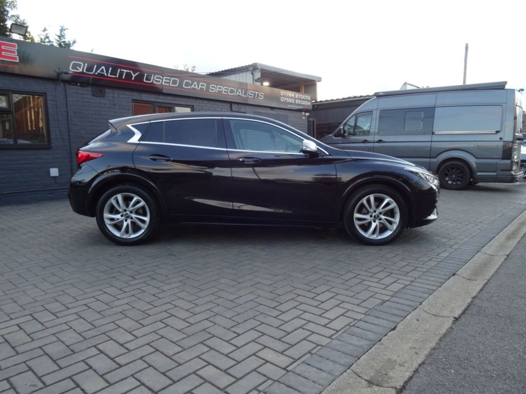 Used Infiniti Q30 2016 for sale - 76385571: Photo 2