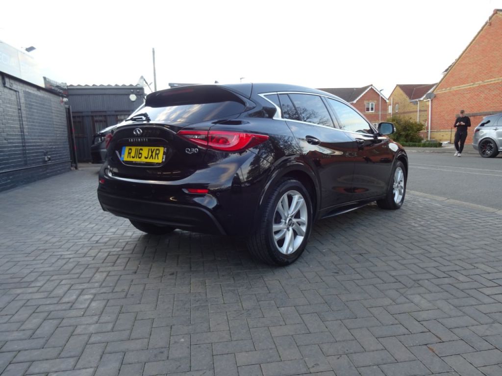 Used Infiniti Q30 2016 for sale - 76385571: Photo 3