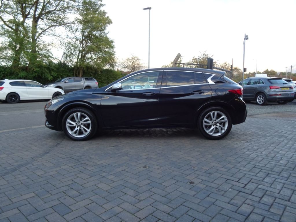 Used Infiniti Q30 2016 for sale - 76385571: Photo 6