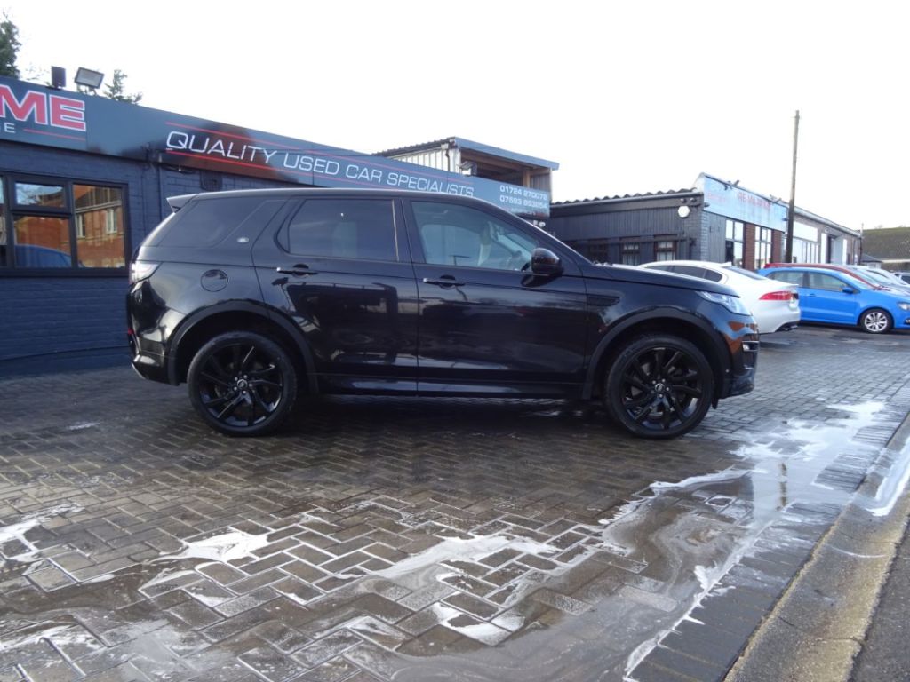 Used Land Rover Discovery Sport 2018 for sale - 77200612: Photo 2