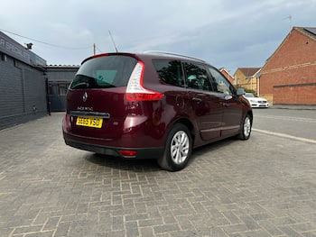 Used Renault Grand Scenic 2016 for sale - 79488776: Photo