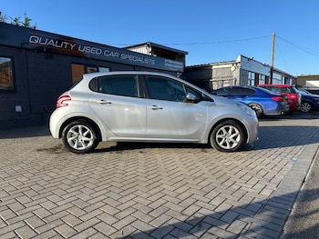 Used Peugeot 208 2014 for sale - 77571121: Photo