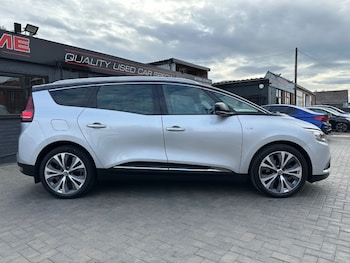 Used Renault Grand Scenic 2017 for sale - 78227148: Photo