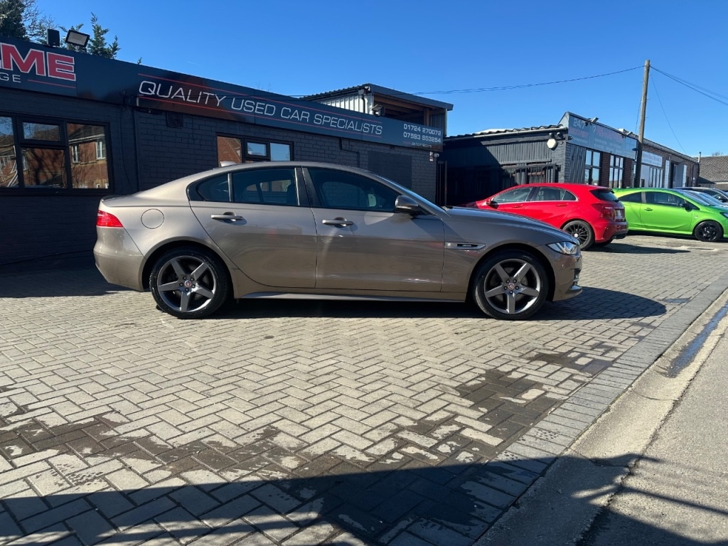 Used Jaguar XE 2017 for sale - 78025982: Photo 2