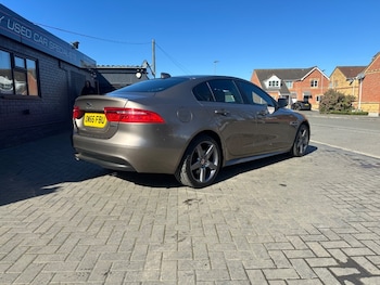 Used Jaguar XE 2017 for sale - 78025982: Photo