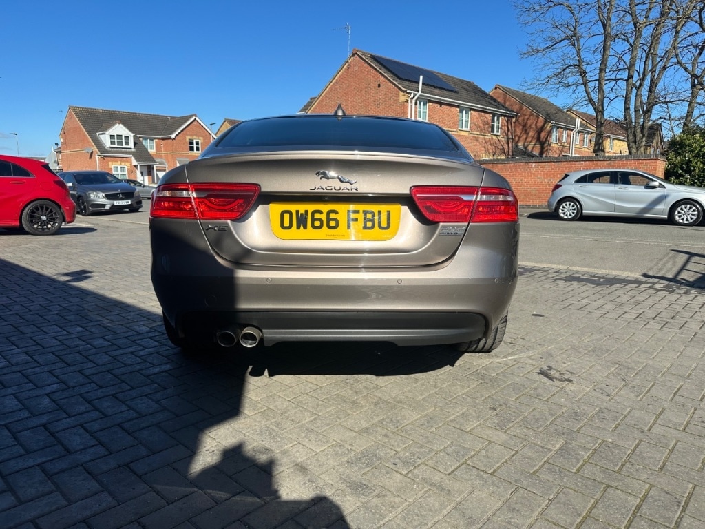 Used Jaguar XE 2017 for sale - 78025982: Photo 4