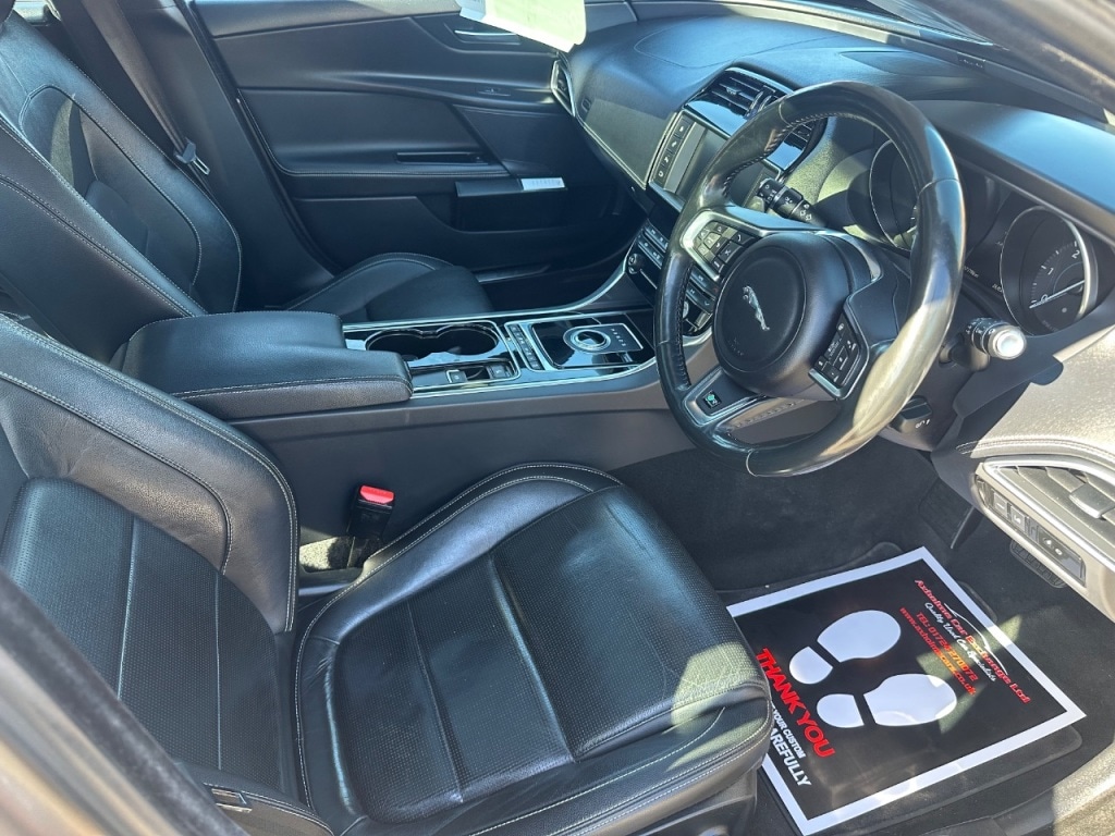 Used Jaguar XE 2017 for sale - 78025982: Photo 9