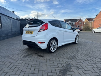 Used Ford Fiesta 2015 for sale - 77287314: Photo