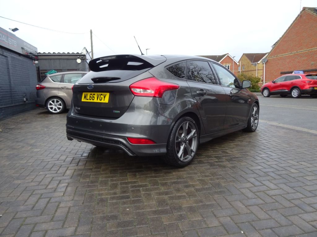 Used Ford Focus 2016 for sale - 76449464: Photo 3