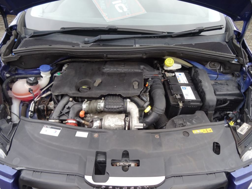 Used Peugeot 2008 2015 for sale - 76949532: Photo 12