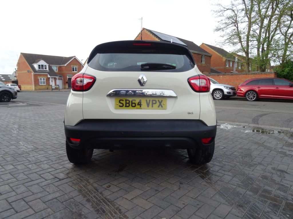 Used Renault Captur 2014 for sale - 76405760: Photo 4