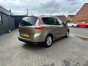 Used Renault Grand Scenic 2016 for sale - 78733216: Photo