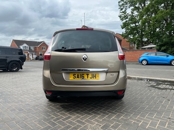 Used Renault Grand Scenic 2016 for sale - 78733216: Photo