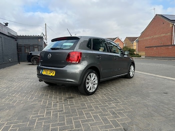 Used Volkswagen Polo 2010 for sale - 79209416: Photo