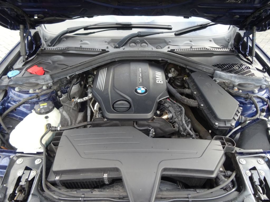 Used BMW 3 Series 2018 for sale - 76603785: Photo 12