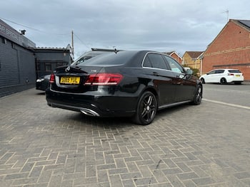 Used Mercedes-Benz E Class 2015 for sale - 79762639: Photo