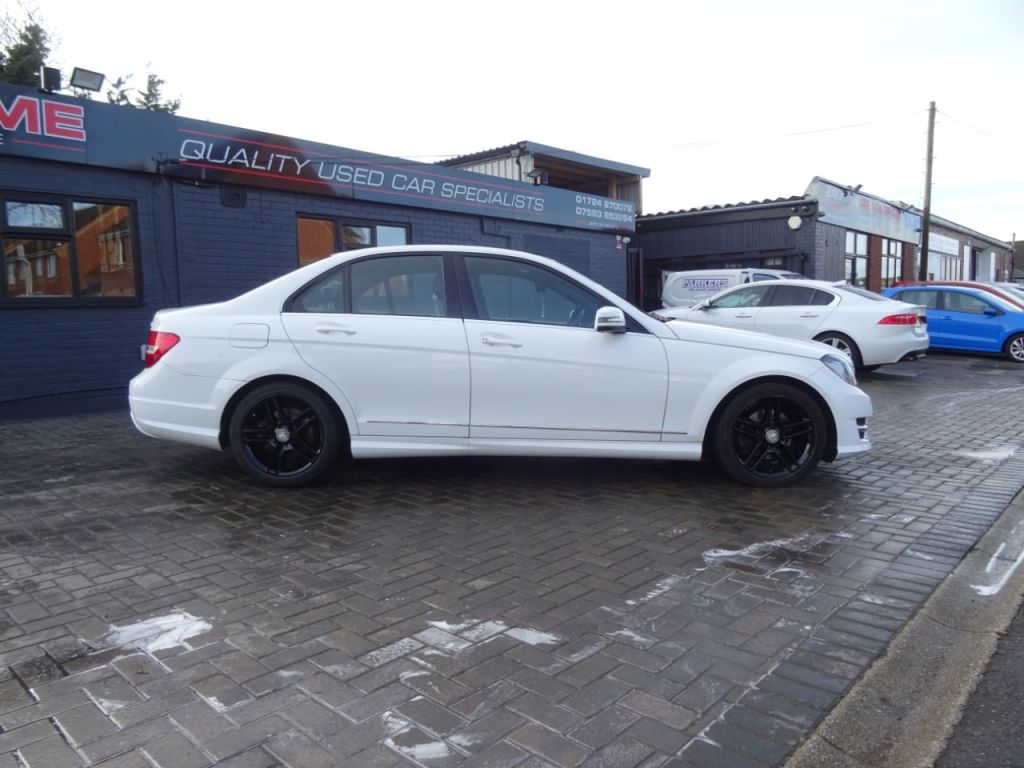 Used Mercedes-Benz C Class 2013 for sale - 77200642: Photo 2
