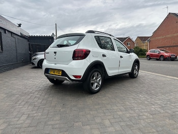 Used Dacia Sandero Stepway 2016 for sale - 78425493: Photo