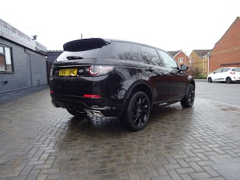 Used Land Rover Discovery Sport 2017 for sale - 76985494: Photo