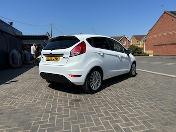 Used Ford Fiesta 2015 for sale - 79058069: Photo
