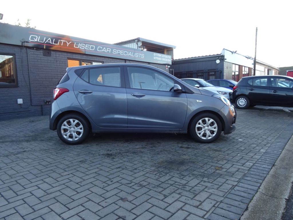 Used Hyundai i10 2015 for sale - 76782839: Photo 2