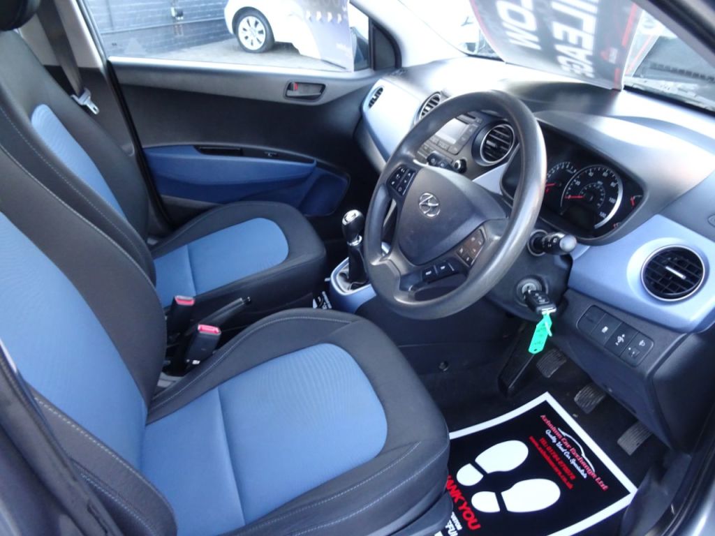 Used Hyundai i10 2015 for sale - 76782839: Photo 9