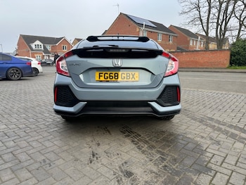 Used Honda Civic 2018 for sale - 77662337: Photo