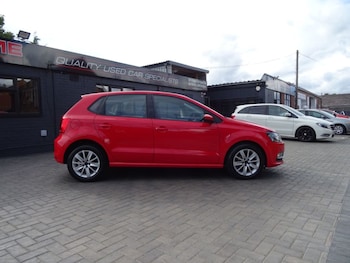 Used Volkswagen Polo 2015 for sale - 75895812: Photo