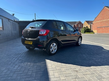 Used Dacia Sandero 2016 for sale - 78329899: Photo
