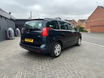 Used Peugeot 5008 2015 for sale - 79560879: Photo