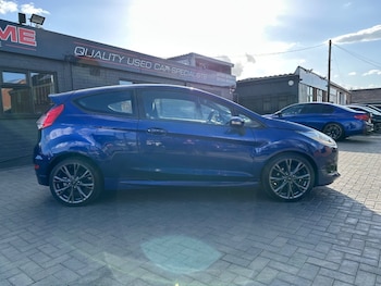 Used Ford Fiesta 2017 for sale - 78106060: Photo